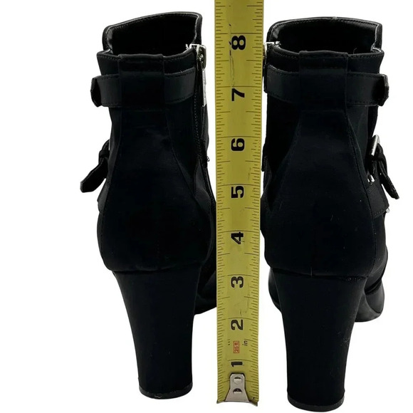 Unisa Unryder Womens 8.5M Black Ankle Bootie Buckle Straps Zip up Biker Boots - Picture 11 of 16